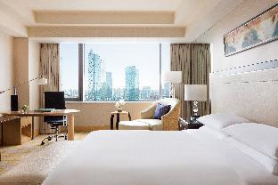 Executive Level Room, Guest Room, 1 King, High Floor