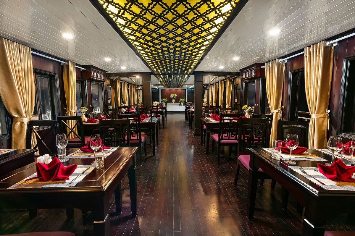 Halong Bay 2D1N Cruise – La Regina Junk 1