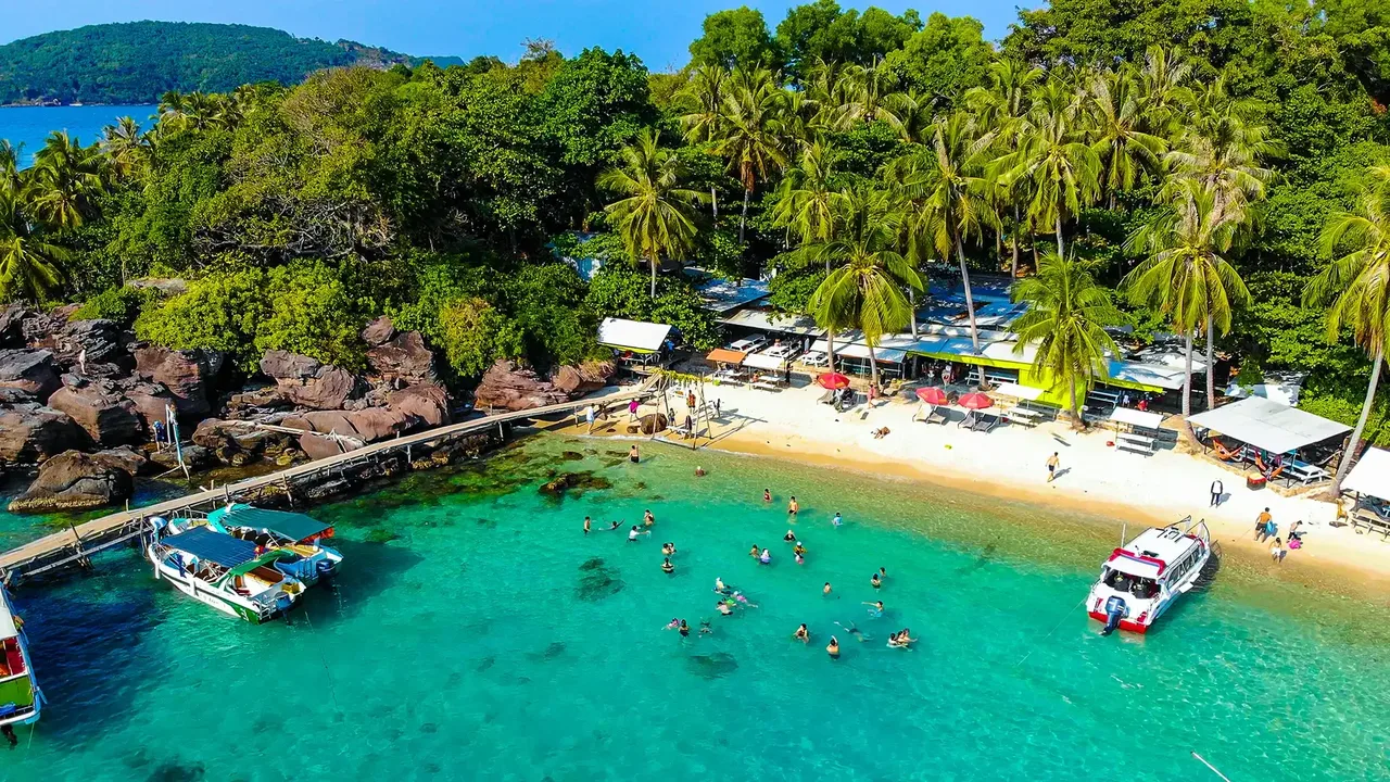 Phu Quoc 3 Islands By Speedboat & Cable Car “ AQUATOPIA WATER PARK ” 2