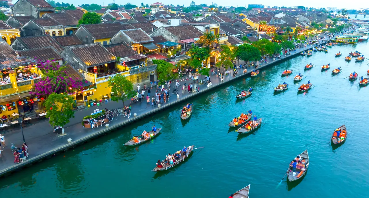Hoi An Street Food and Cocktail 9