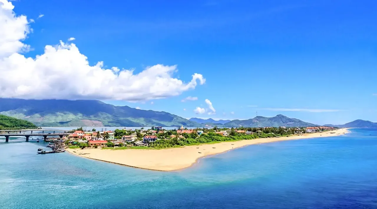 Fullday City Tour Hue From Hoian 3