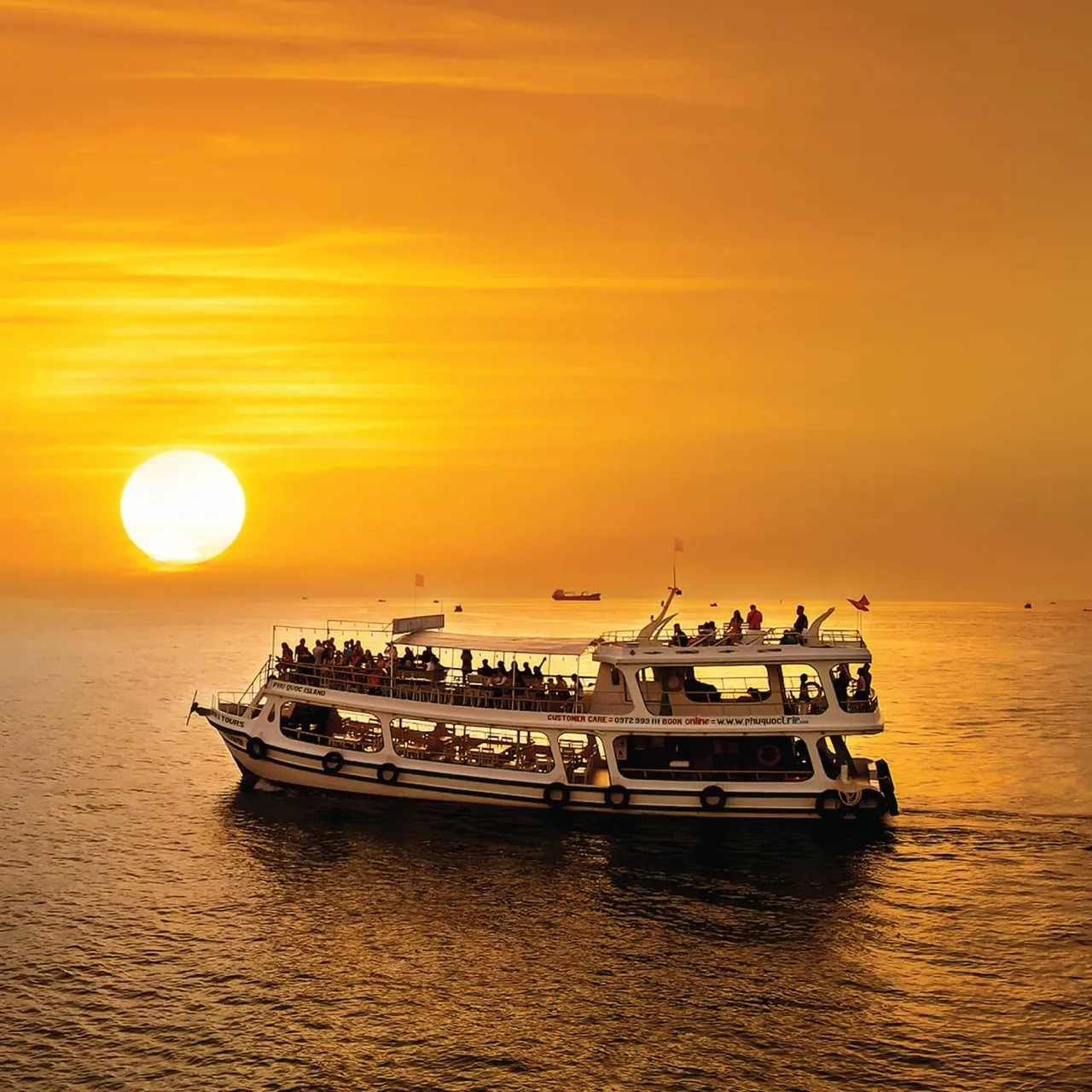 Sunset Fishing Night Squid Fishing at Phu Quoc Island 2