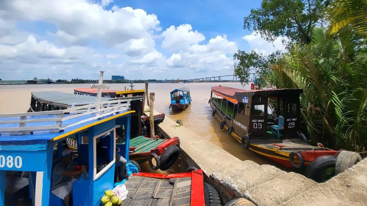 Mekong Delta Cruise Tour by Limousine & Water Puppet Show 4