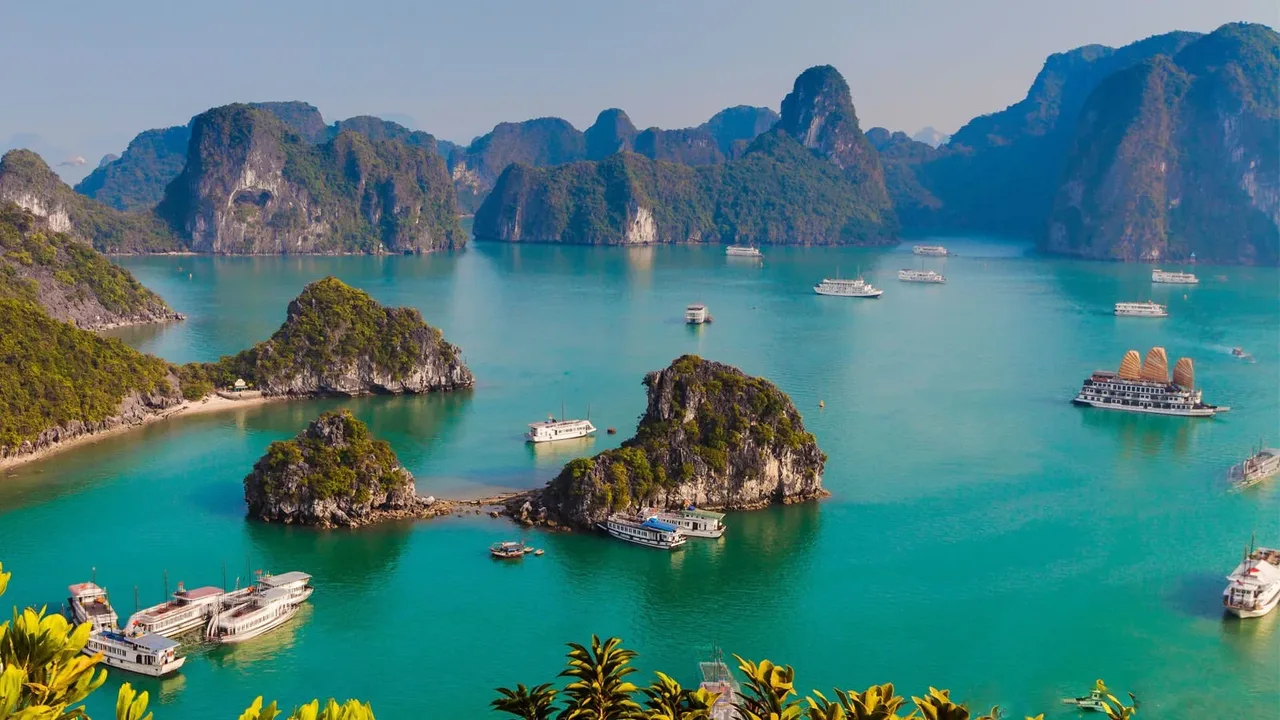 Hanoi City Tour - Halong Bay 4 days 3 nights 4