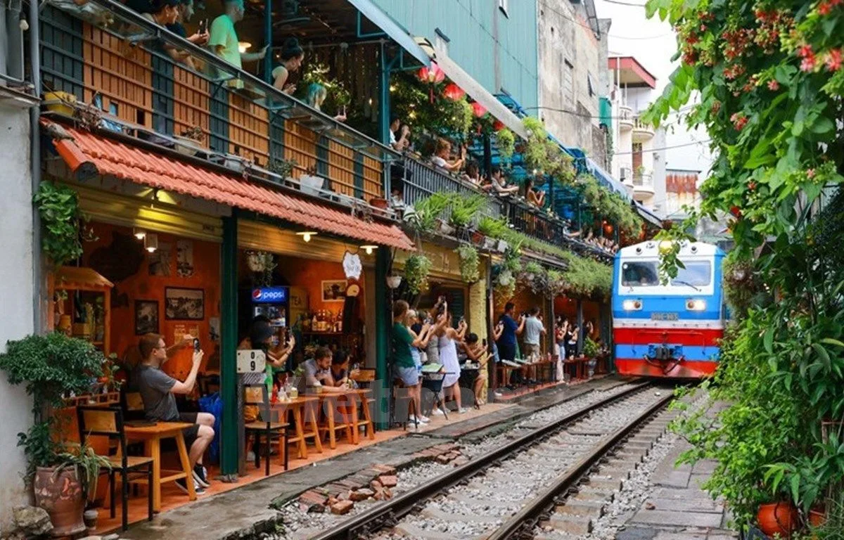 Hanoi – Ninh Binh – Ha Long – Da Nang – Bana Hills – Ho Chi Minh – Phu Quoc 13 Days 12 Nights 13