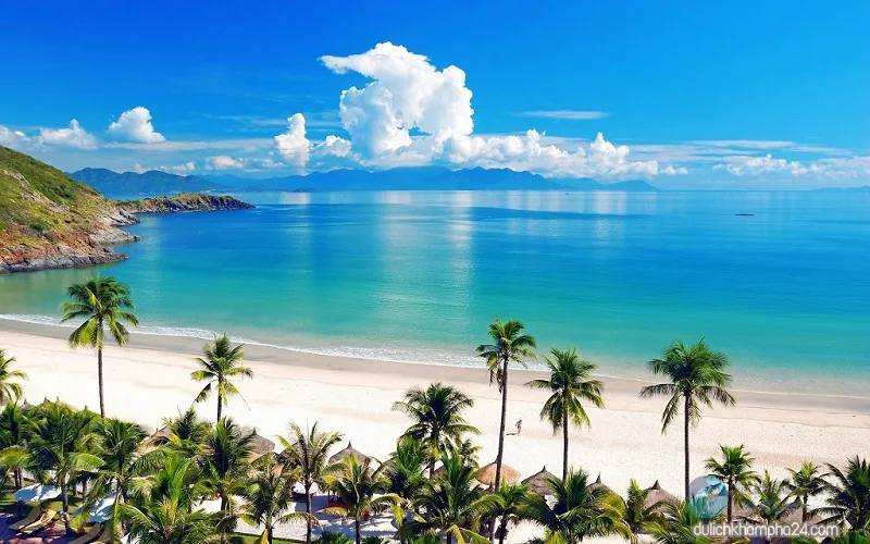 Hanoi – Ninh Binh – Ha Long – Da Nang – Bana Hills – Ho Chi Minh – Phu Quoc 13 Days 12 Nights 4