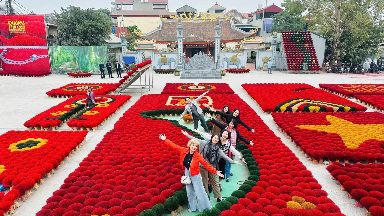 From Quang Phu Cau Incense Village To Hoa Lu Trang An Private Tour 3