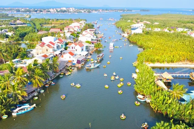 Discovering Hoi An by Bike: My Adventure with Julien