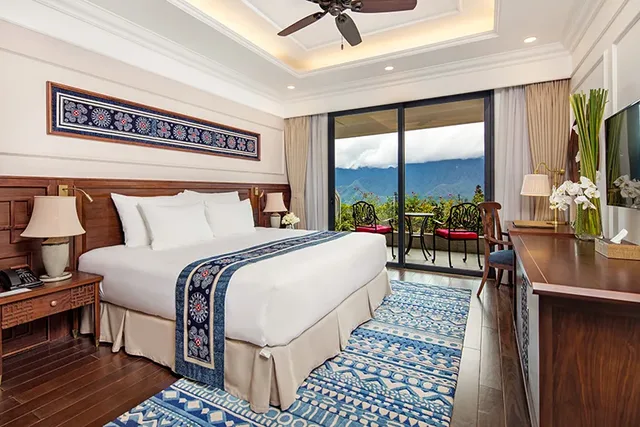 Silk Path Grand Sapa Resort & Spa – Balcony Premium Classic Mountain