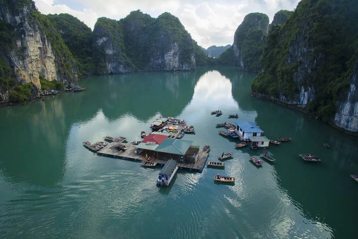 Halong Bay Cruise 2D1N – Dragon Legend Junk – Day 2 – Vung Vieng Fishing Village – Ha Long International Port  B,L