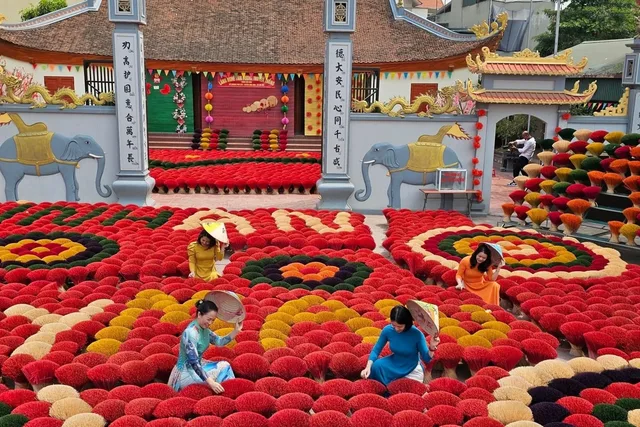 Incense Village Private Tour from Hanoi to Ninh Binh Old Capital