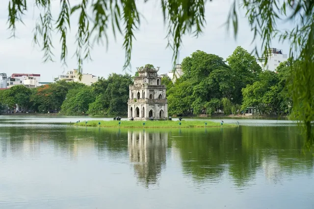 Hanoi – Ha Long – Da Nang – Bana Hills – Ho Chi Minh 9 Days 8 Nights