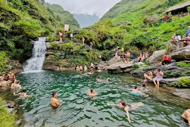 Ha Giang Loop 3-Day 2-Night Motorbike Tour