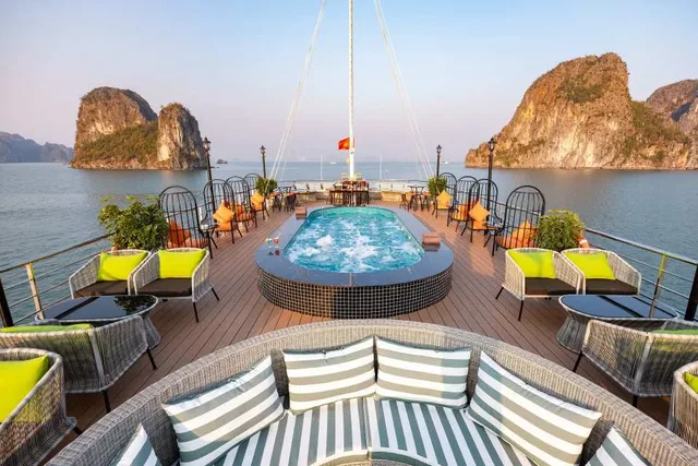 Hanoi - Ha Long full day tour (included bus and kayak) Amethyst cruise
