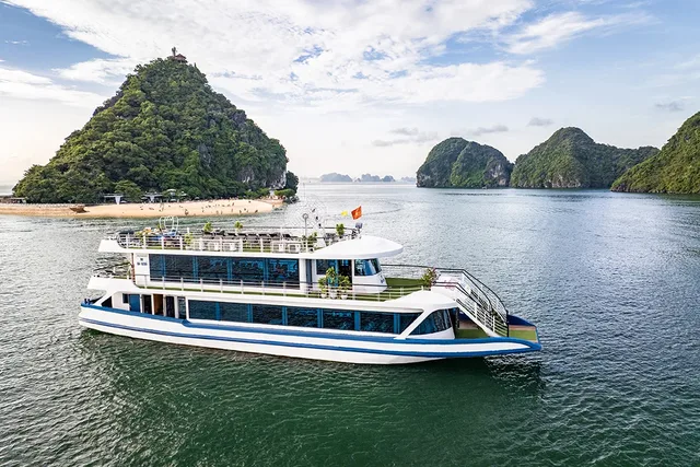 Hanoi - Ha Long full day tour (included bus and kayak) Vera Cruise