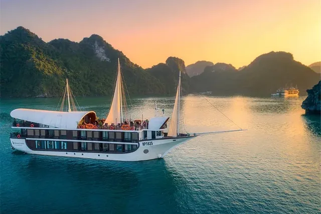 Ha Long 2D1N (overnight on 5-Star cruise)
