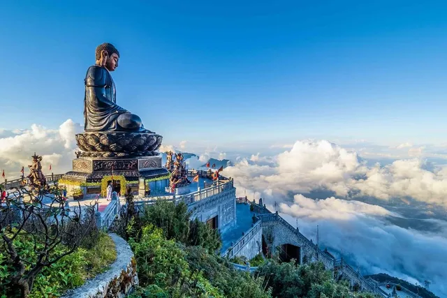 Hanoi - Sapa - Cat Cat village - Fansipan - Moana cafe (3D2N - 2Pax/room) - 4 star hotel