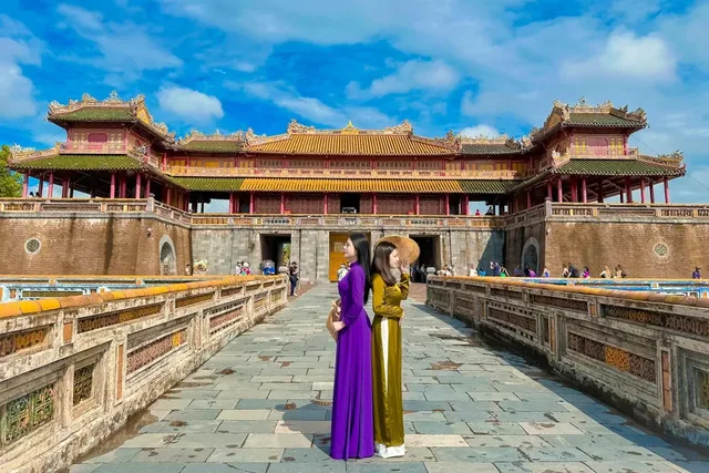 Hue – Land of Art and Traditions