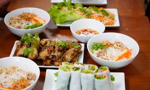 Hanoi Traditional Cooking Class and Market Tour
