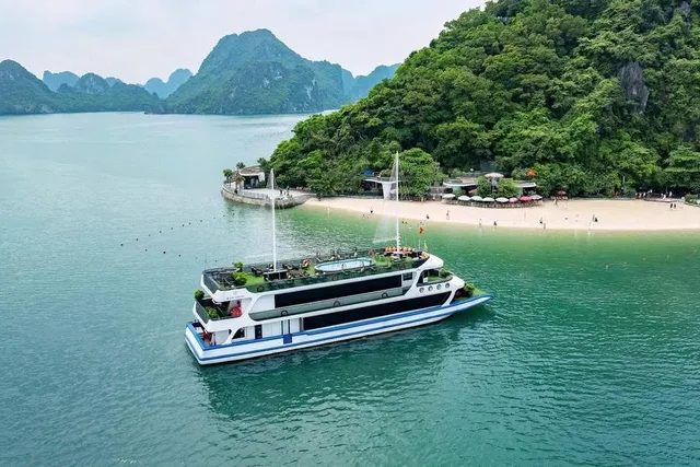 Ha Long full Day Tour 4-Star Cruise (Vera Cruise)